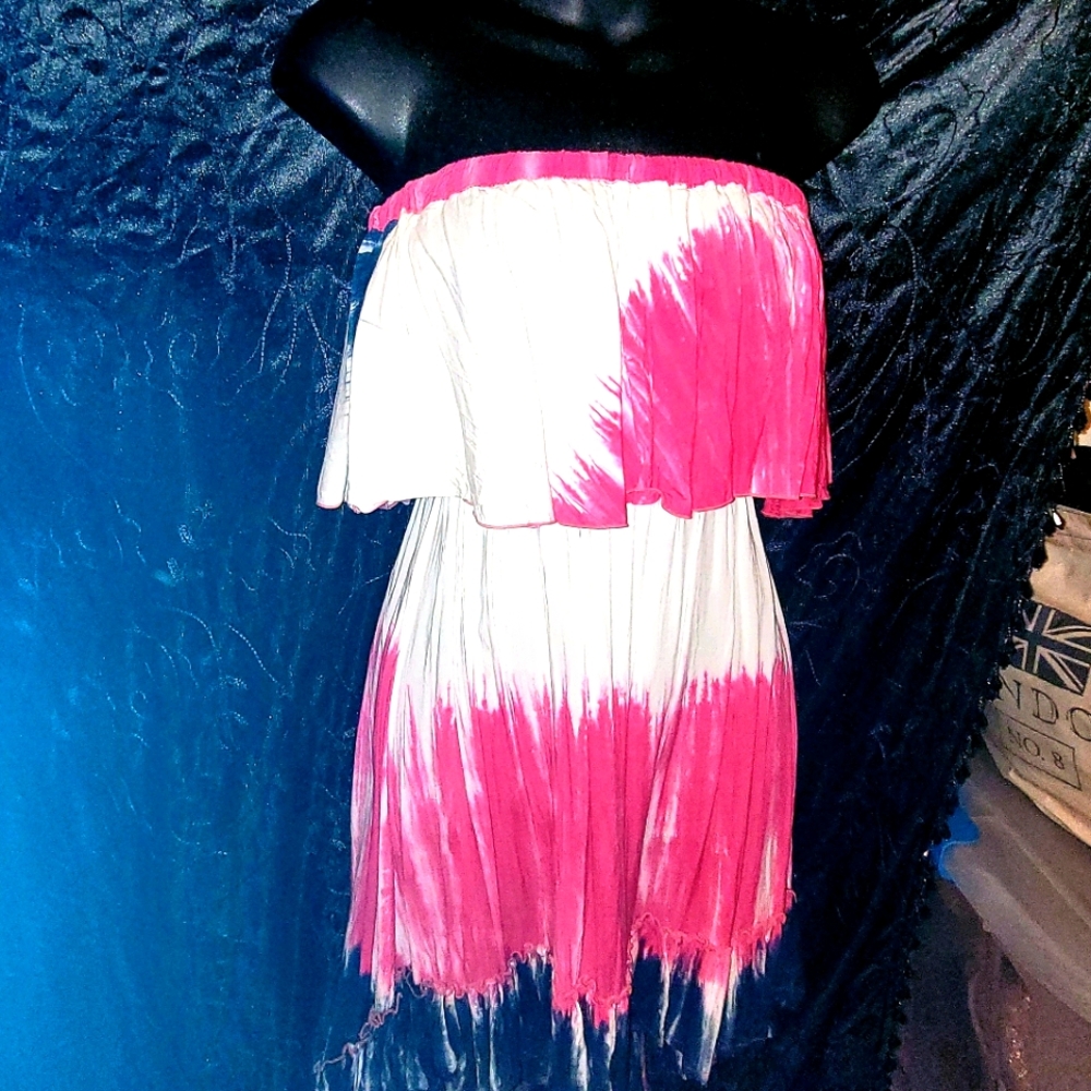 Strapless tie die dress
